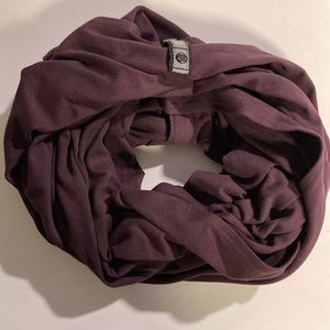 Lululemon Vinyasa Scarf Rulu black cherry